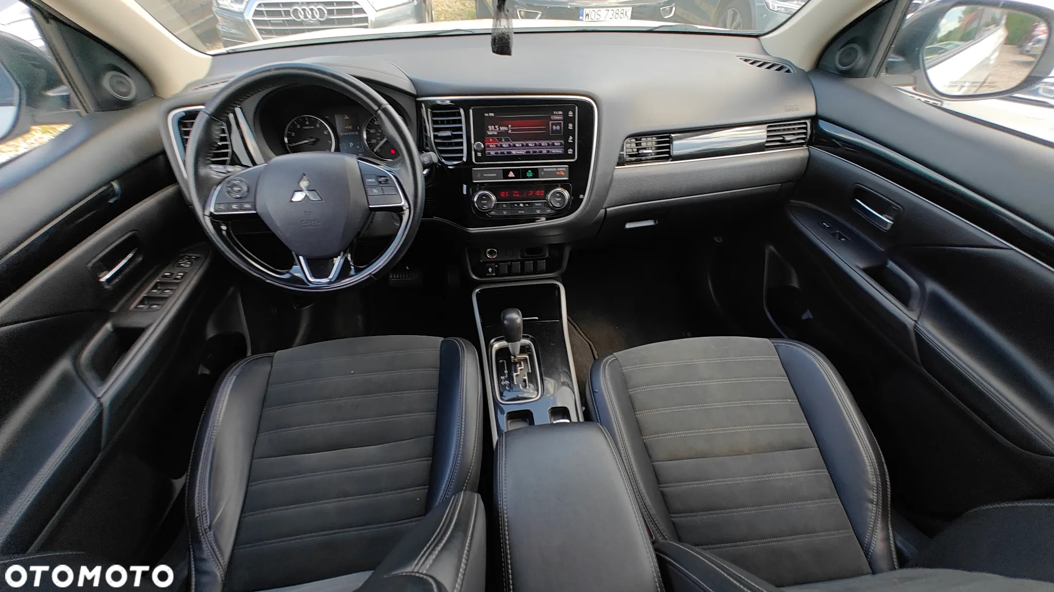 Mitsubishi Outlander 2.4 4WD CVT Instyle - 11