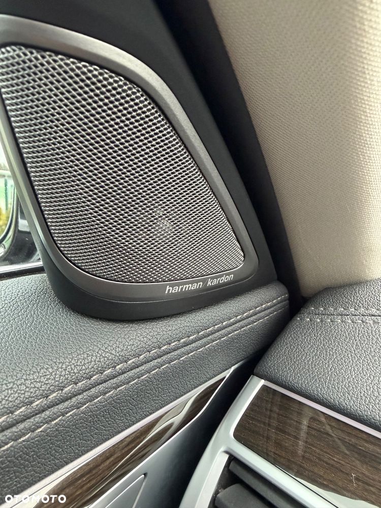 BMW Seria 7 740Li - 26