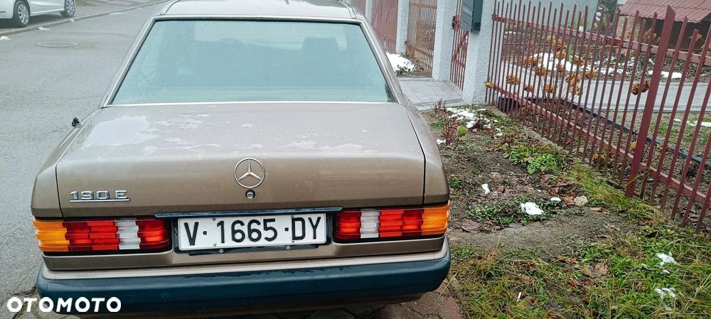 Mercedes-Benz W201 (190) - 7
