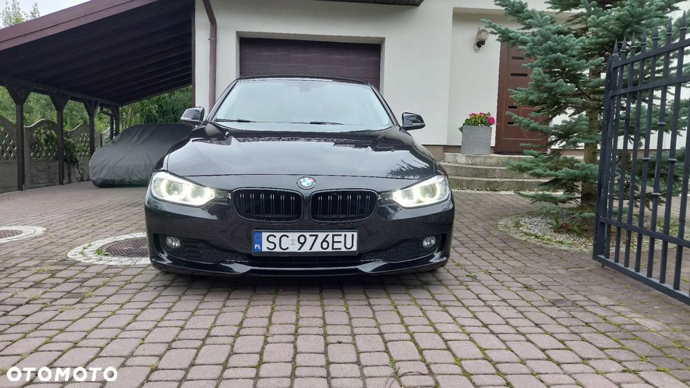 BMW Seria 3 318d DPF Touring Edition Sport - 8