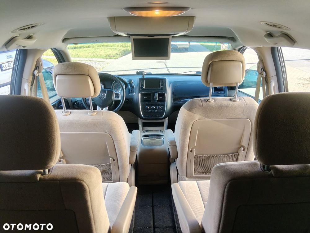 Dodge Grand Caravan - 8
