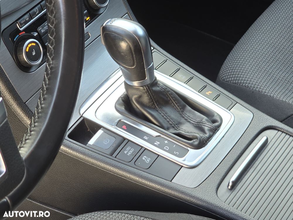 Volkswagen Passat Variant 2.0 TDI DSG BlueMotion Technology Comfortline - 8