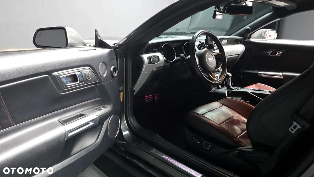 Ford Mustang 5.0 V8 GT - 10