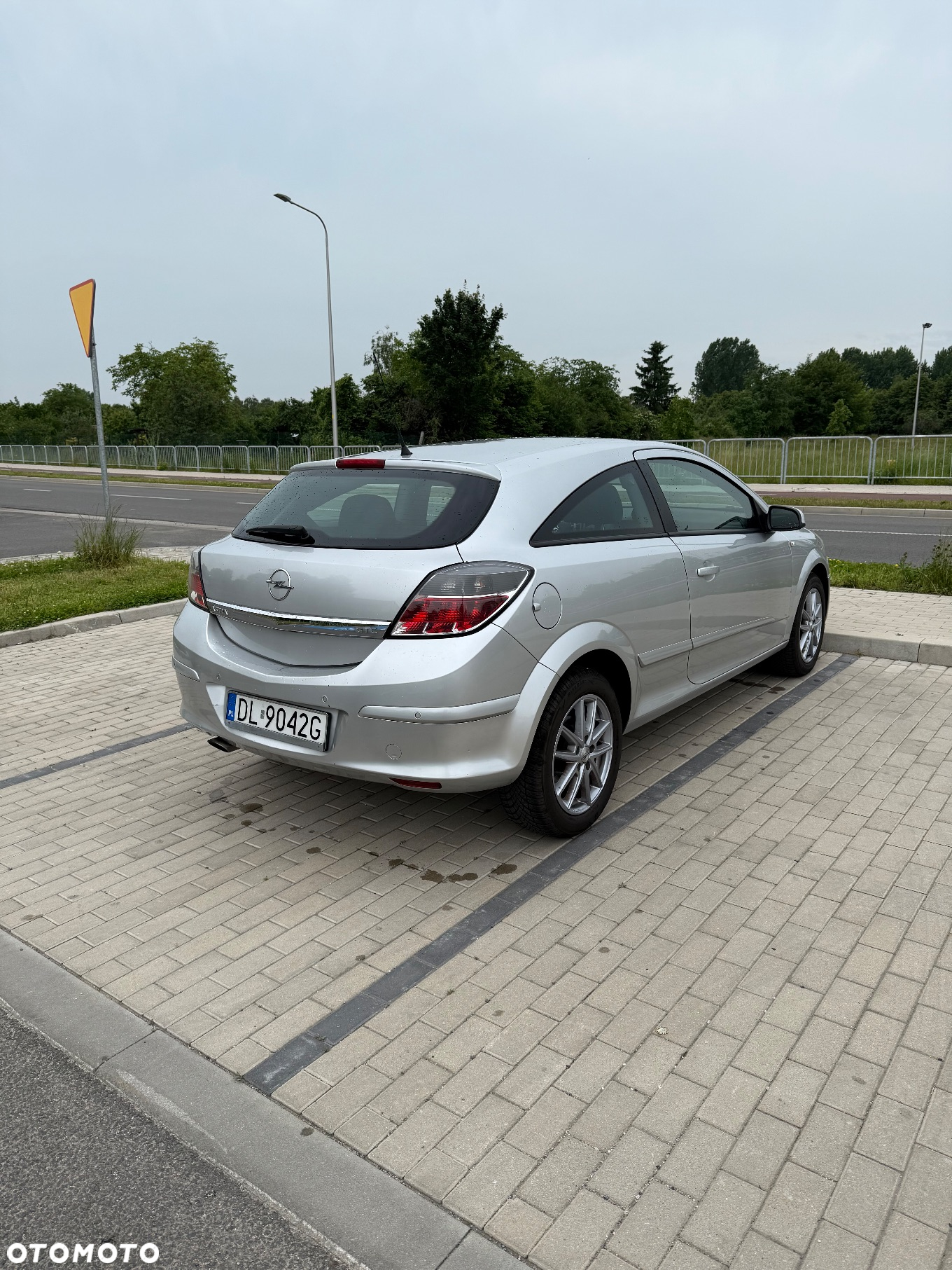 Opel Astra III GTC 1.8 Sport - 5