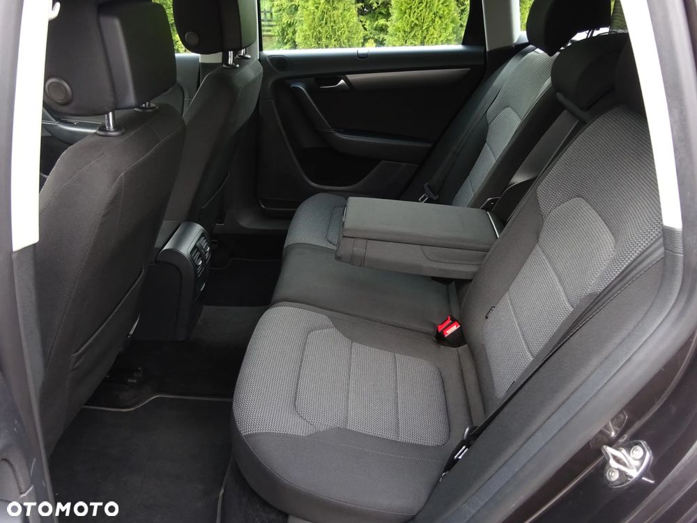 Volkswagen Passat - 6