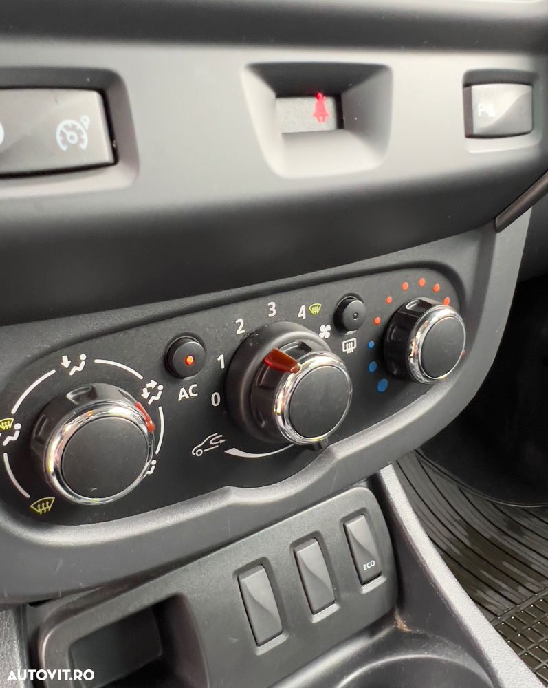 Dacia Duster 1.2 TCe 4x2 Laureate - 28