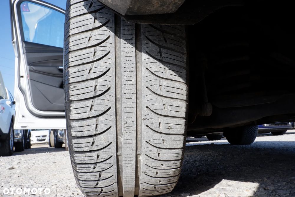 Ford Kuga 2.0 TDCi 4WD Titanium - 38