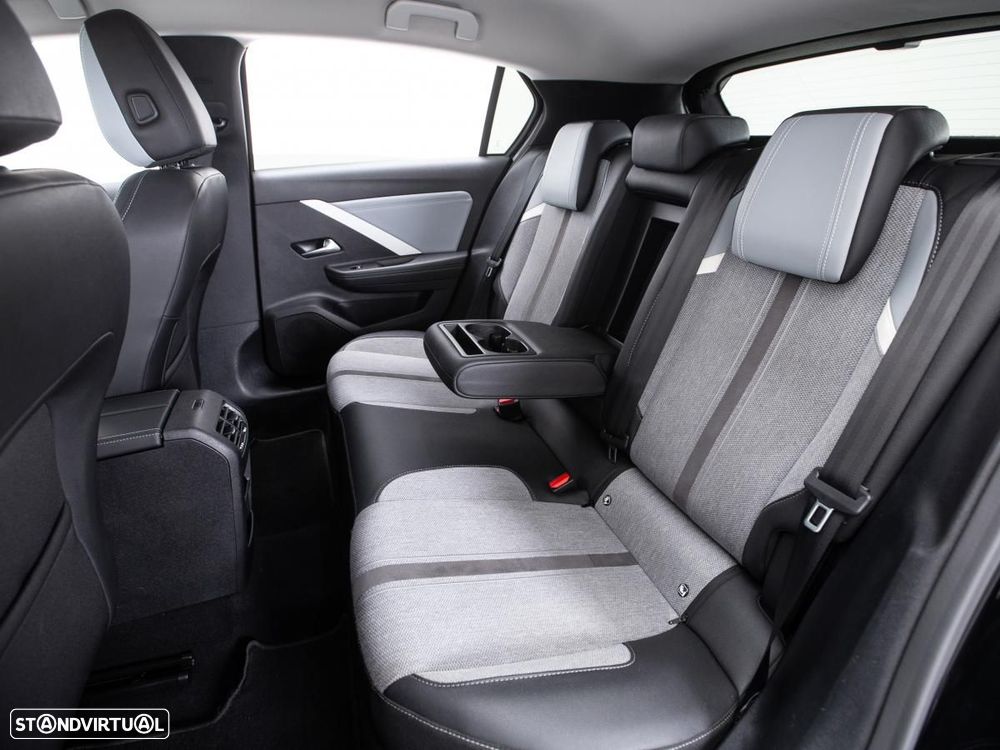 Opel Astra 1.5 D Elegance - 11