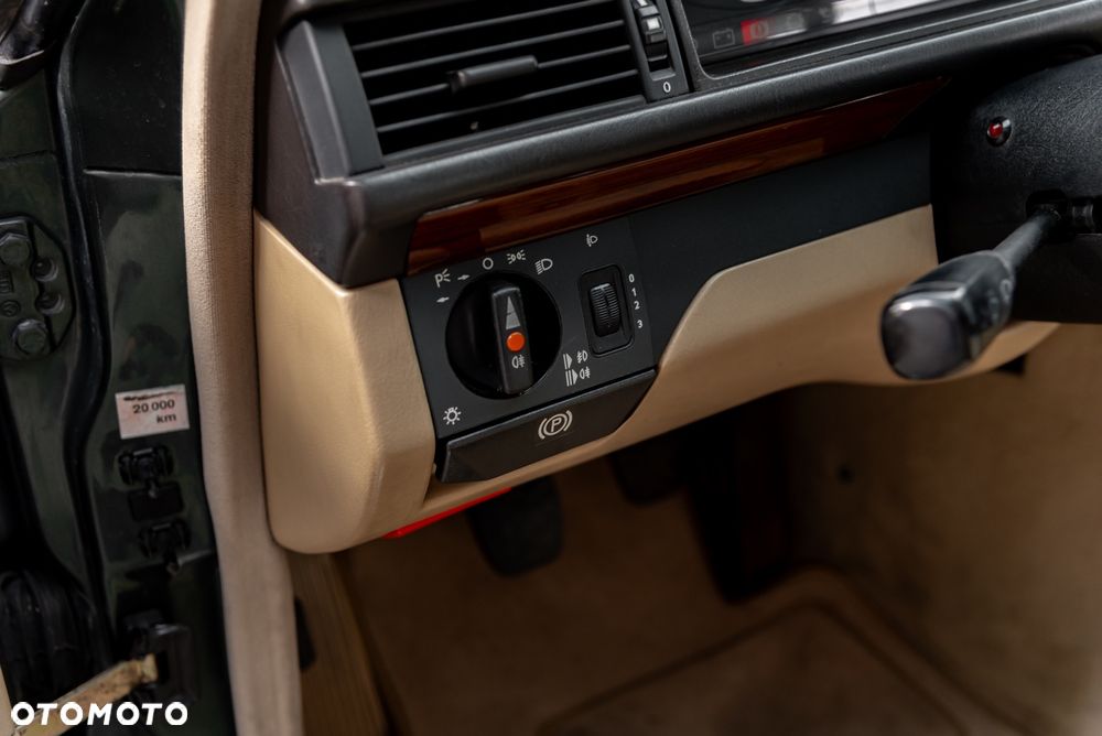 Mercedes-Benz W124 (1984-1993) - 21