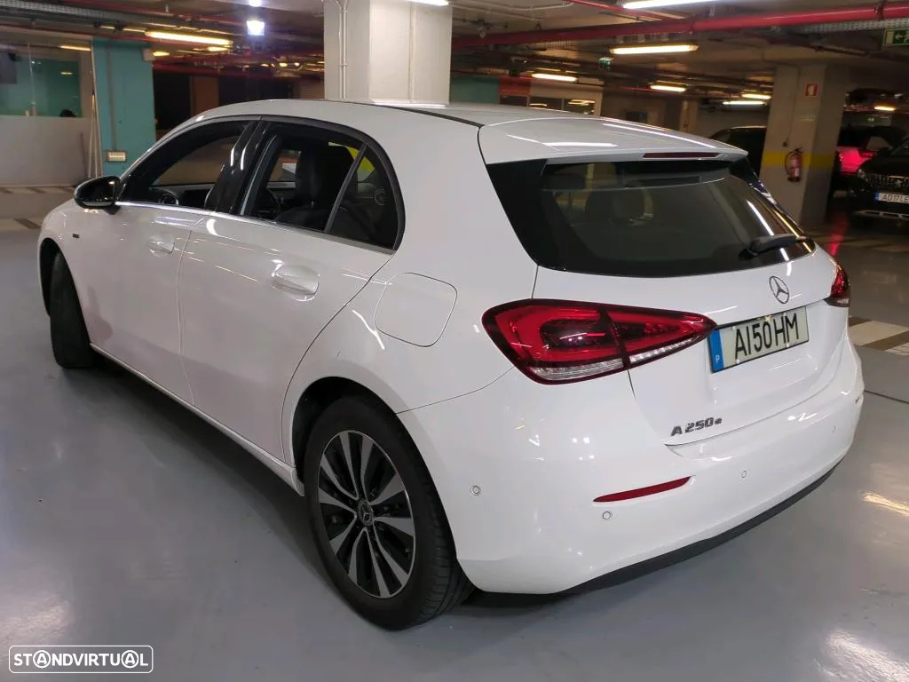 Mercedes-Benz A 250 e Style Plus - 2