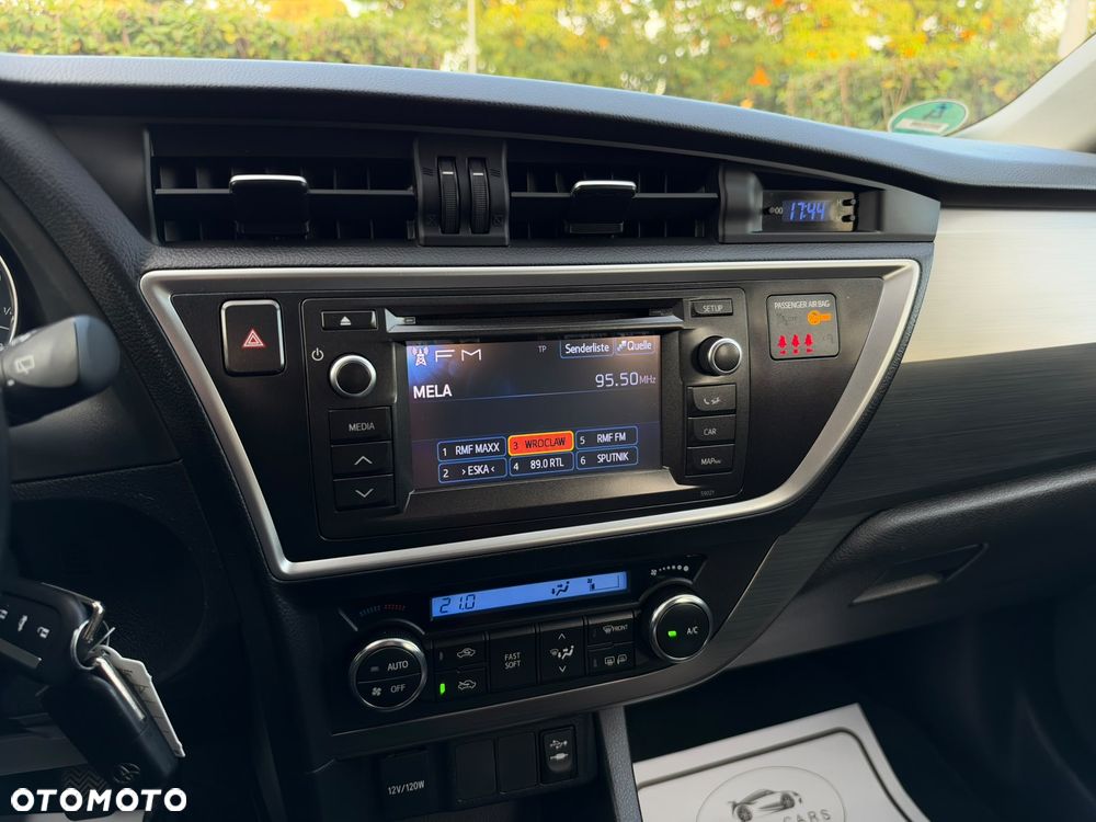 Toyota Auris 1.6 Valvematic Executive - 26