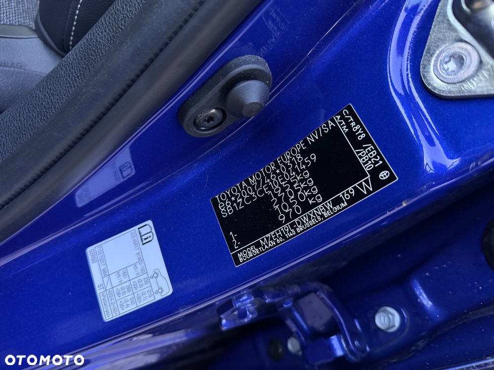 Toyota Corolla 2.0 Hybrid Executive - 28