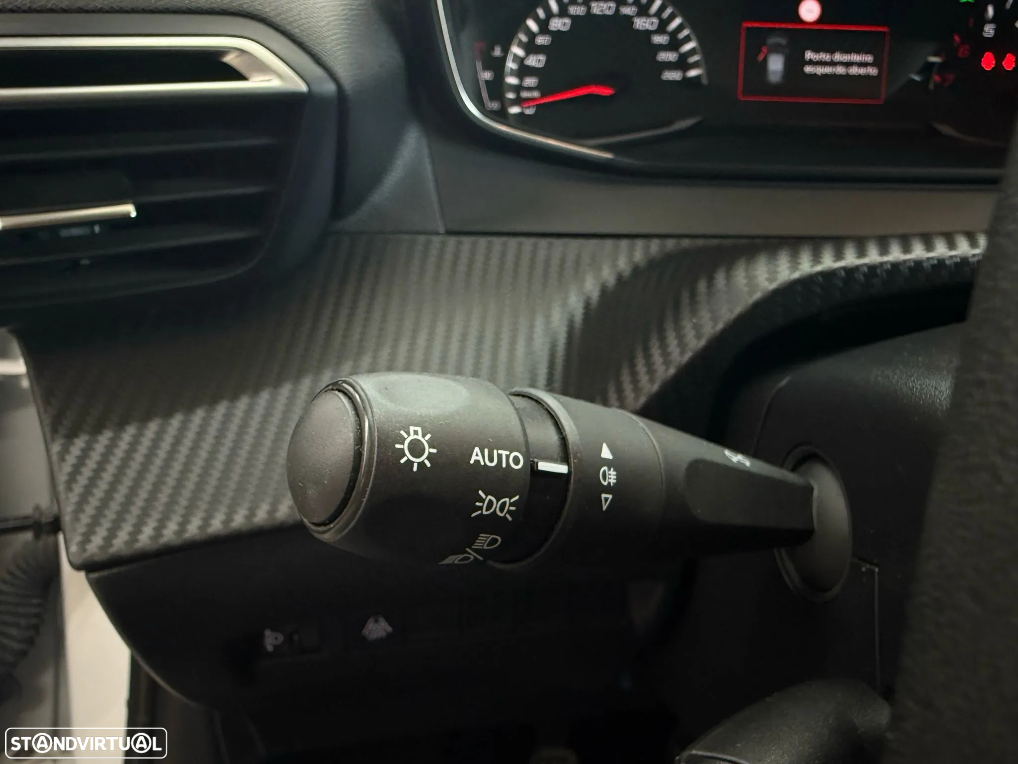 Peugeot 208 1.5 BlueHDi Allure - 28