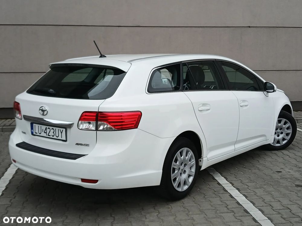 Toyota Avensis 1.8 Life - 16
