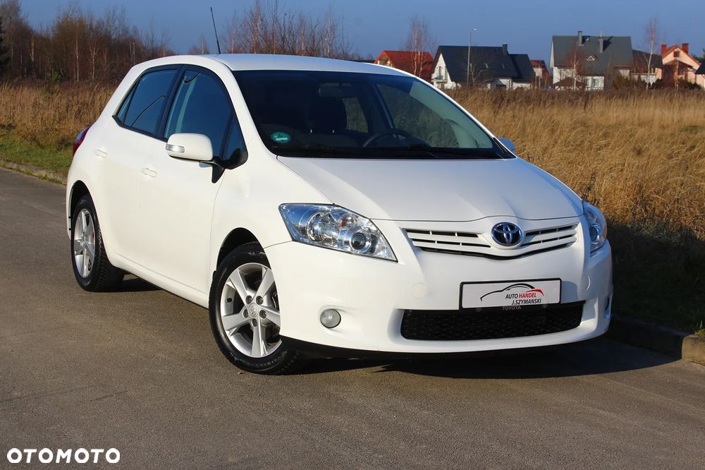 Toyota Auris 1.6 Executive - 1