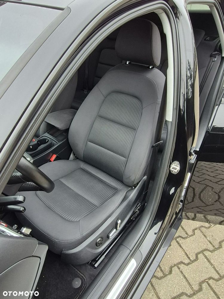 Audi A4 Avant 2.0 TDI clean diesel Quattro S tronic - 25