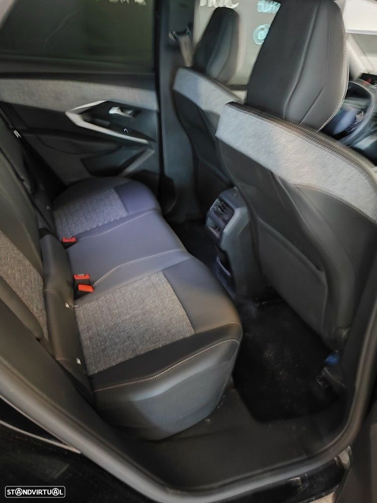Peugeot E-3008 73 kWh Allure - 6