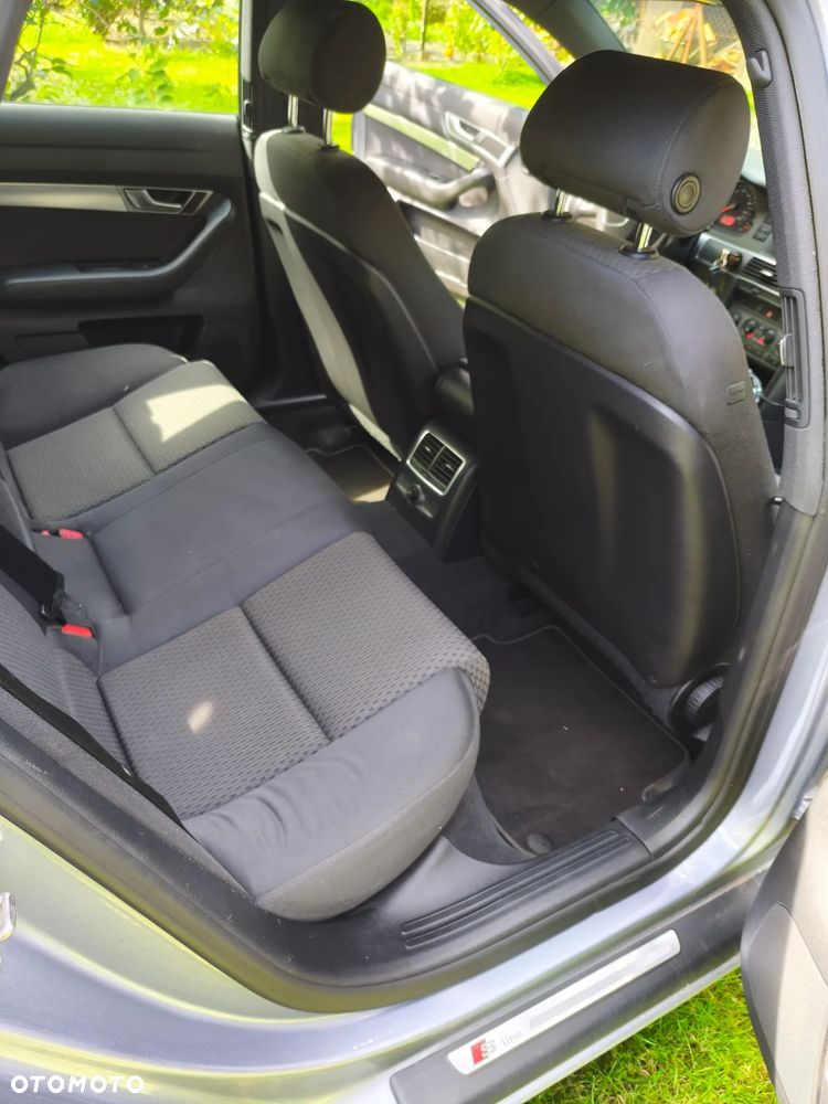 Audi A6 Avant 2.4 - 17