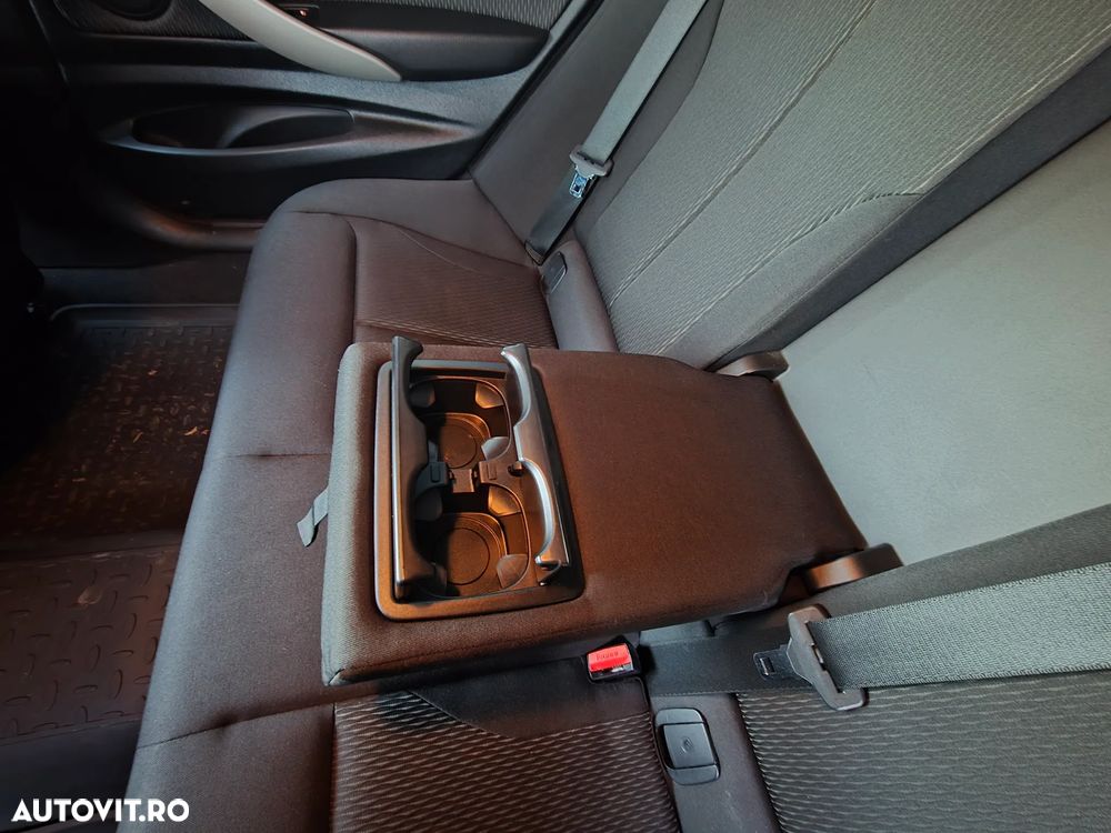 BMW Seria 3 320d Sport-Aut. - 10