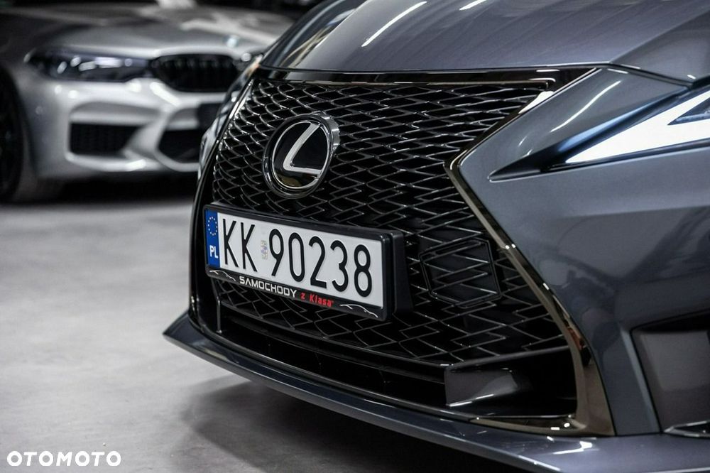 Lexus RC - 18