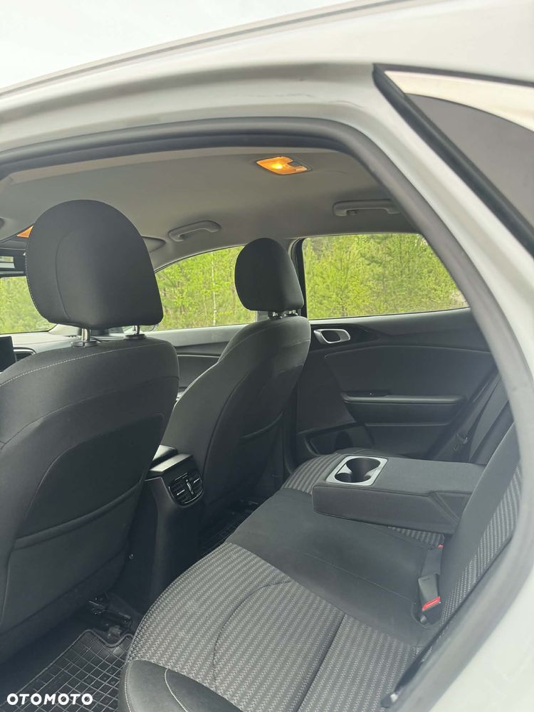 Kia XCeed - 33