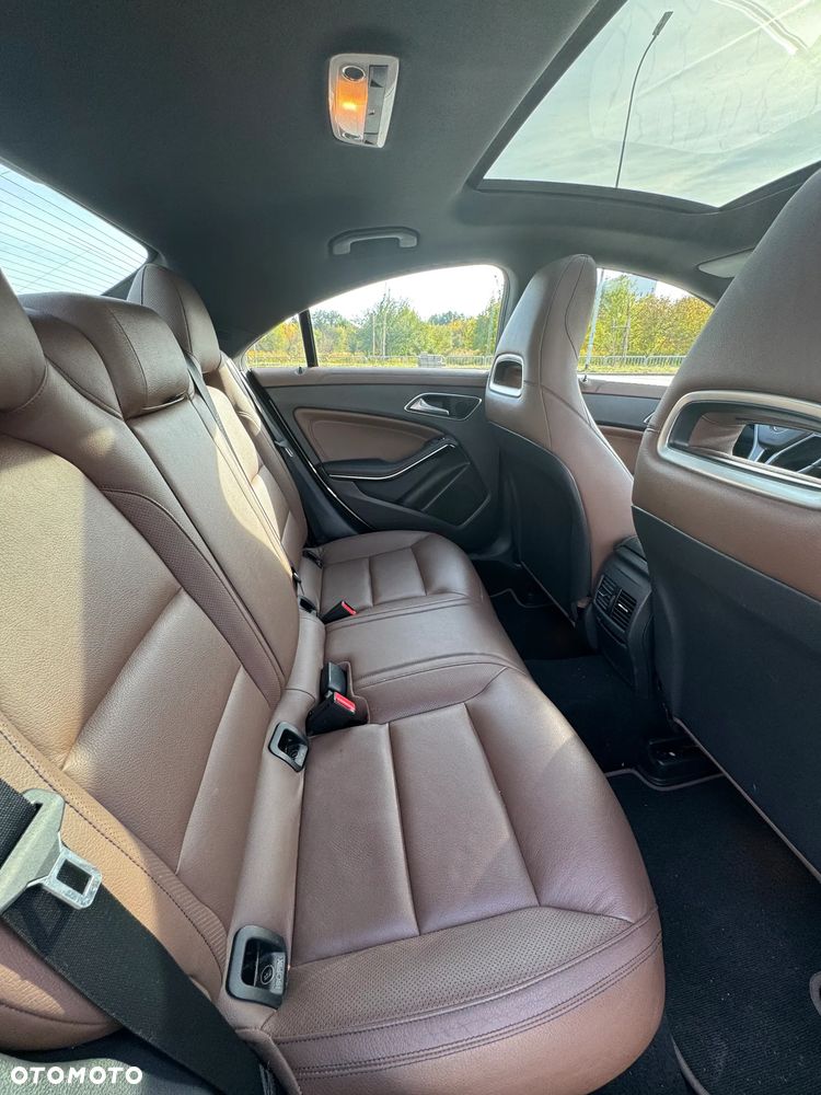 Mercedes-Benz CLA 250 Sport 7G-DCT - 17