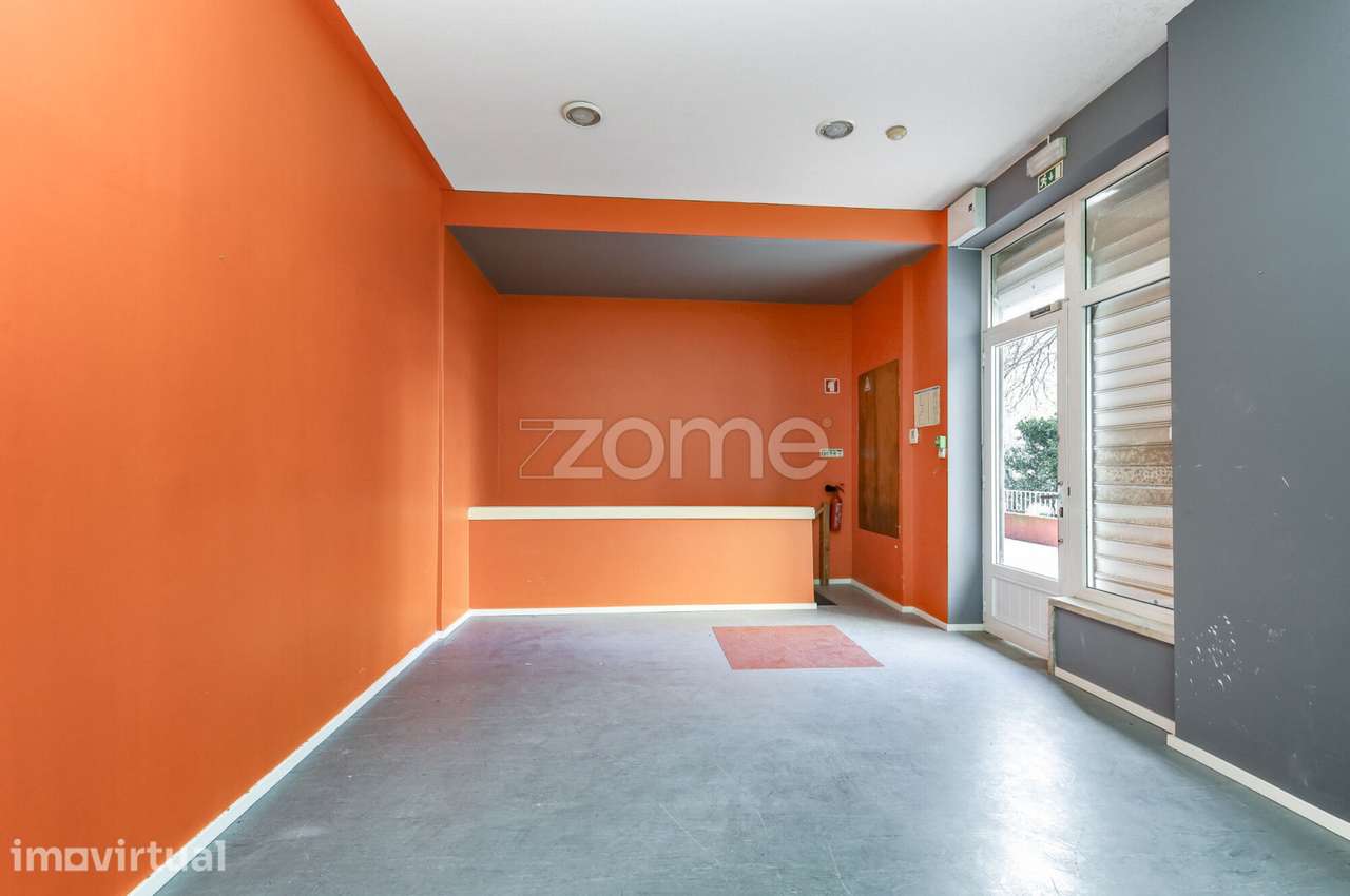 Loja com 234 m² | Dois pisos | Entrada independente | Monte Abraão - Grande imagem: 2/32