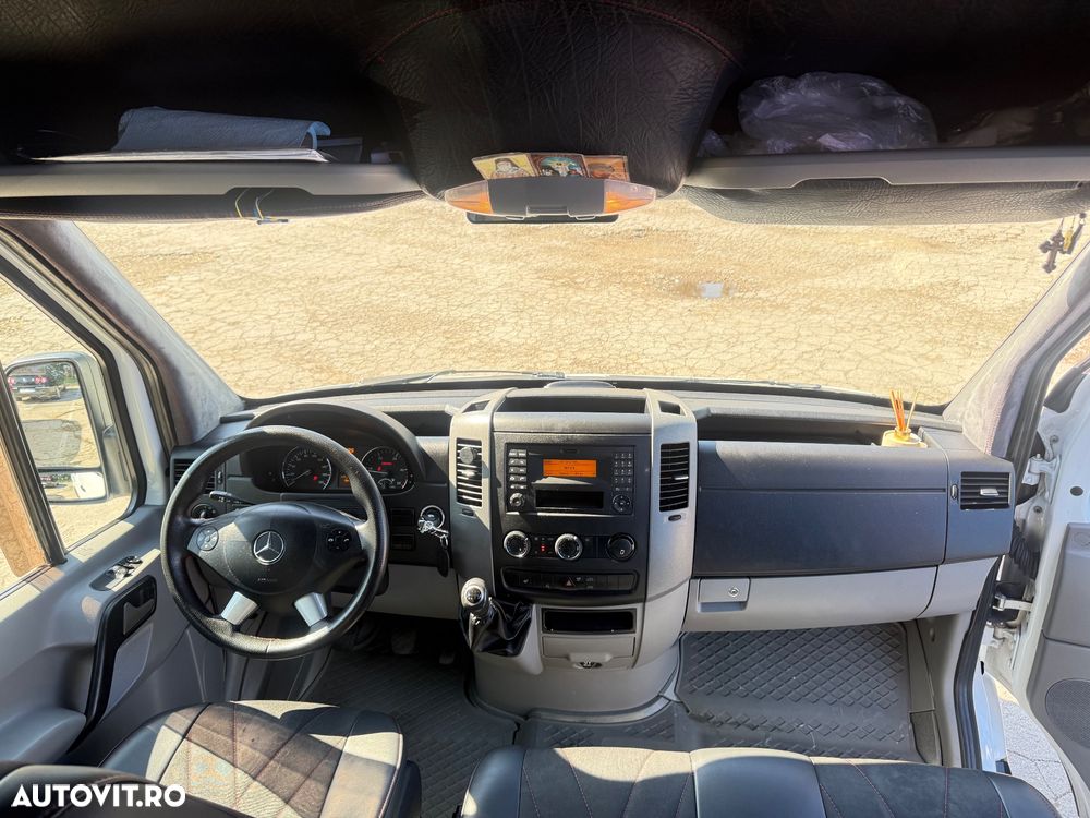 Mercedes-Benz Sprinter - 11