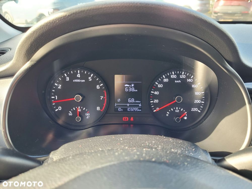 Kia Stonic - 8
