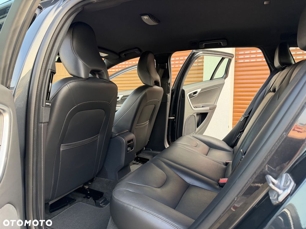 Volvo V60 D2 Drive-E Kinetic - 3