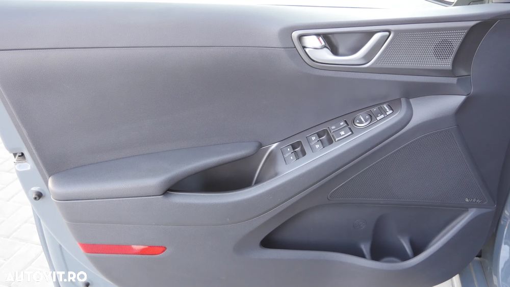 Hyundai IONIQ - 11