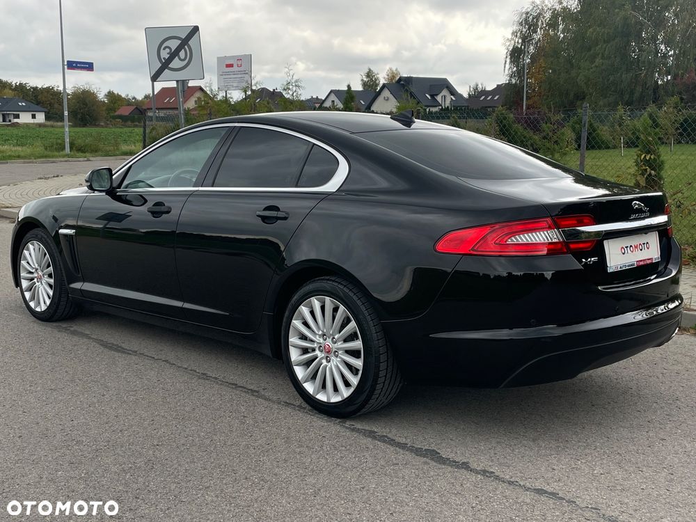 Jaguar XF 2.2 D Premium Luxury - 26