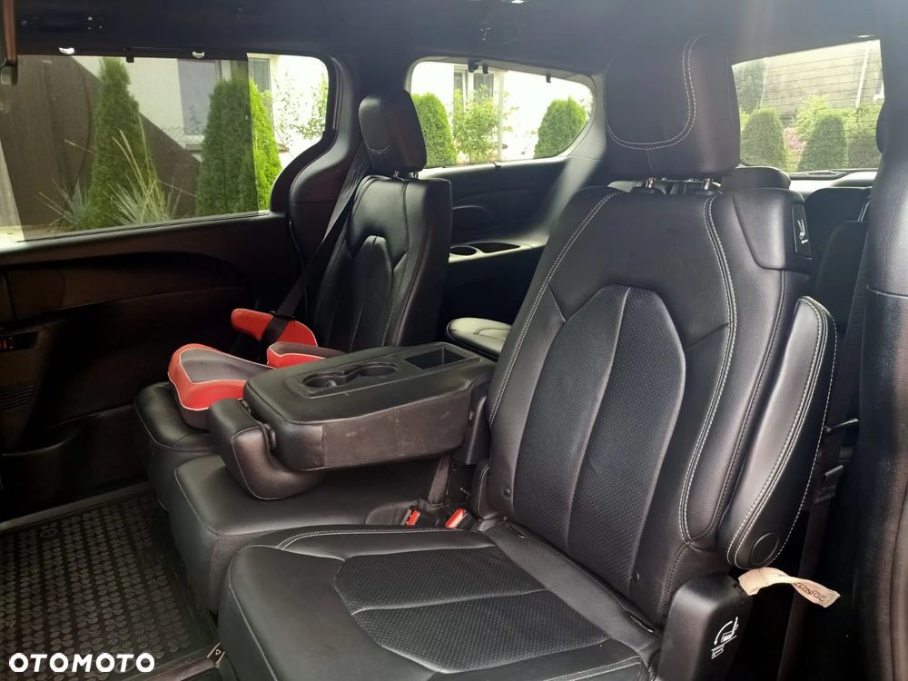 Chrysler Pacifica - 13
