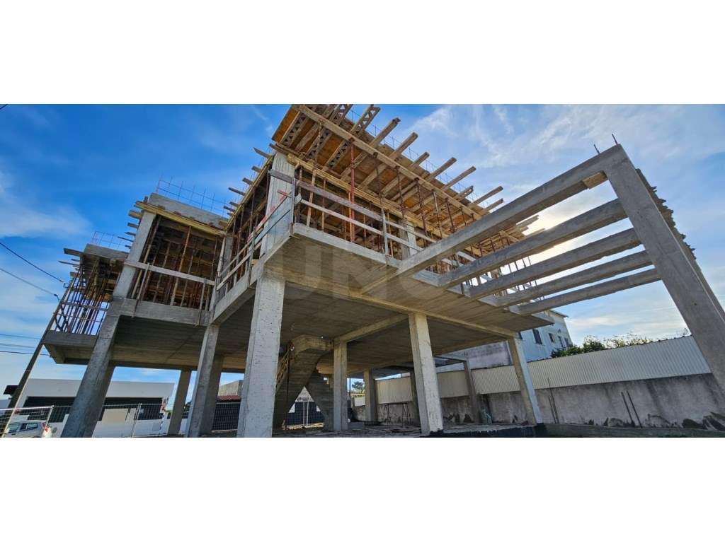 Moradia T3 em fase de construção - Pinhal do Ferral, Fernão Ferro -... - Grande imagem: 2/17