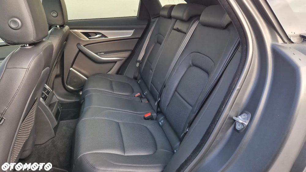 Jaguar F-Pace - 22