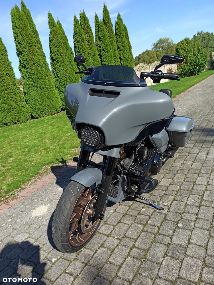 Harley-Davidson Touring Street Glide - 16