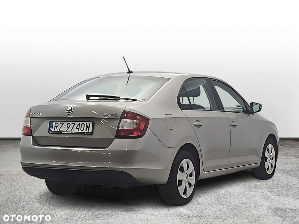 Skoda RAPID - 5