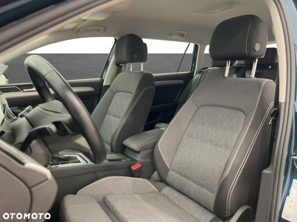 Volkswagen Passat - 10
