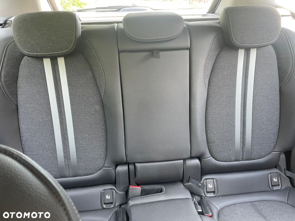 BMW X1 xDrive20i Sport Line - 8