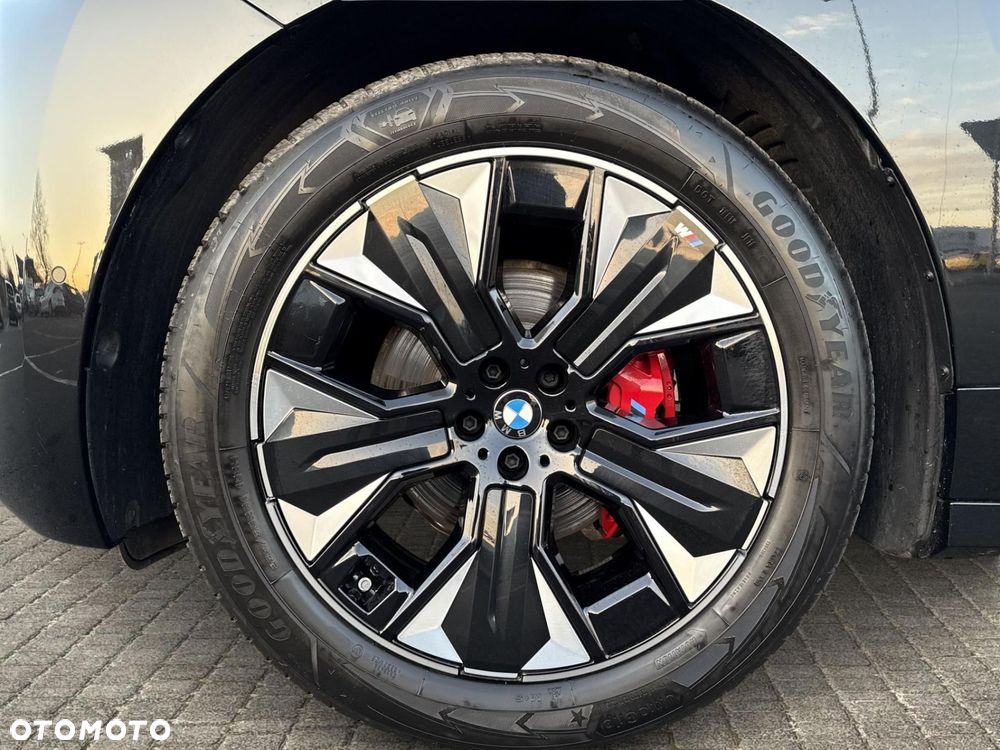 BMW iX - 3