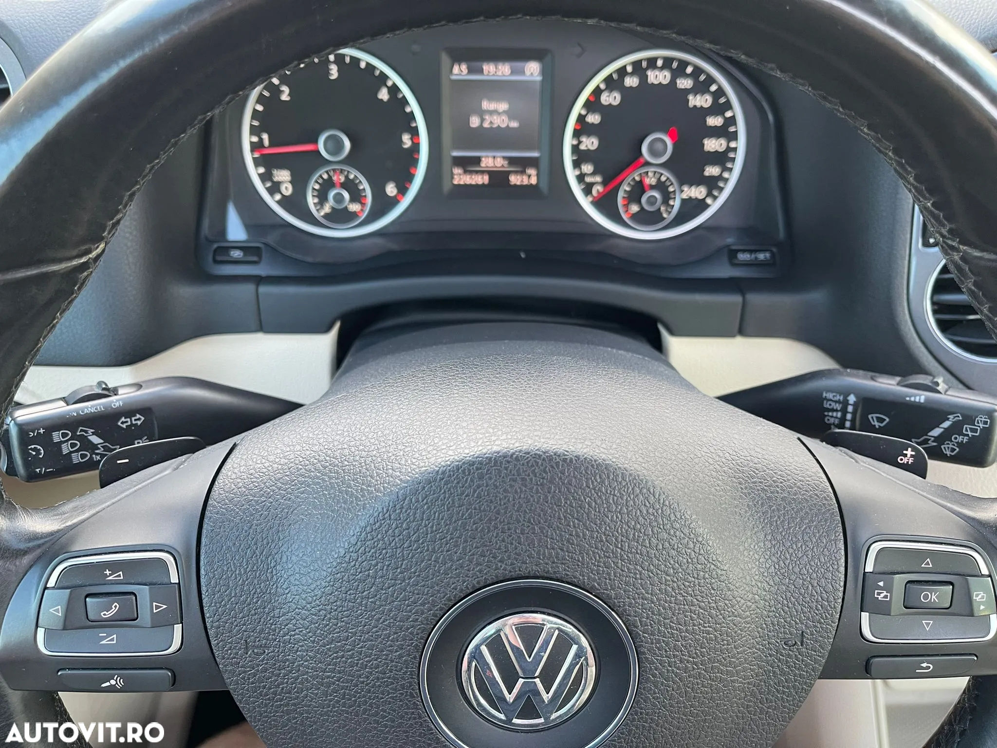 Volkswagen Tiguan 2.0 TDI DPF 4Motion DSG Exclusive - 18