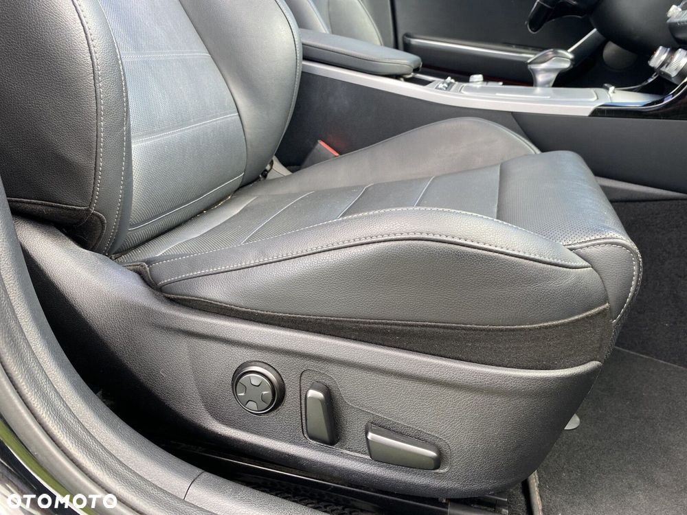Kia Stinger - 22