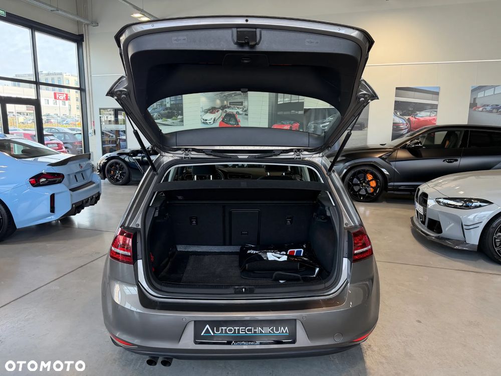 Volkswagen Golf 1.4 TSI BMT Comfortline - 23