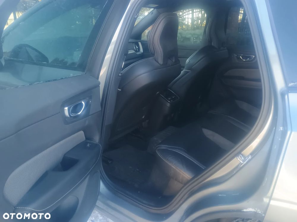 Volvo XC 60 T5 AWD Geartronic RDesign - 16