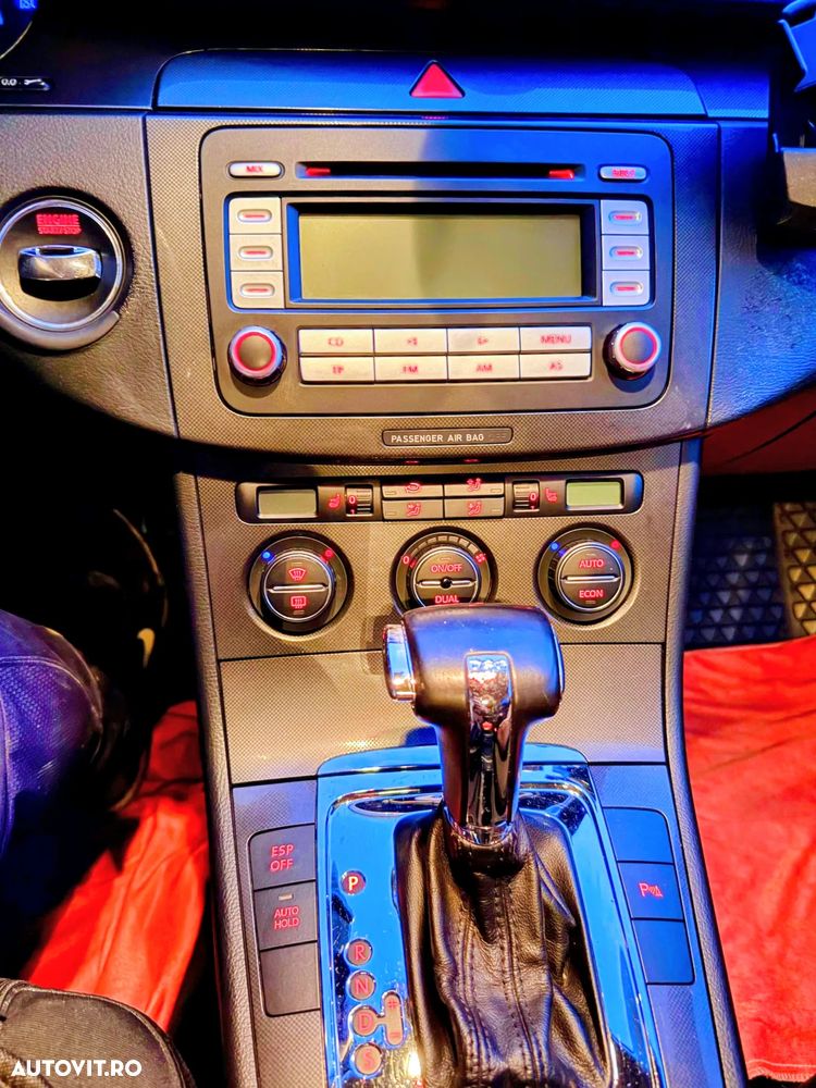 Volkswagen Passat - 11