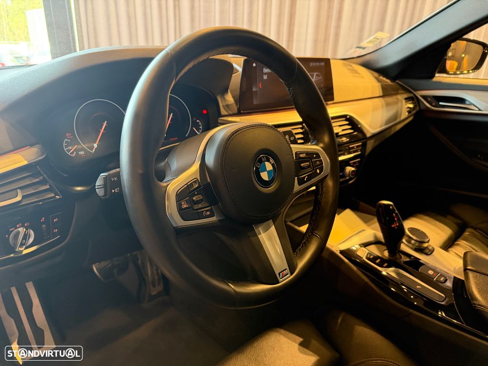 BMW 520 d Pack Desportivo M Auto - 23