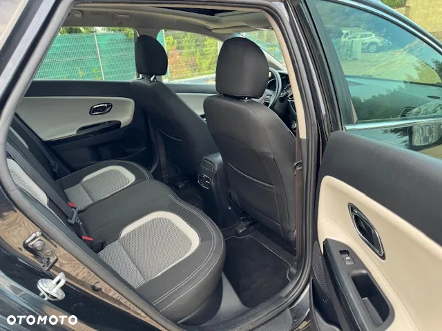 Kia Ceed 1.6 CRDi 128 ISG SW Platinum Edition - 33