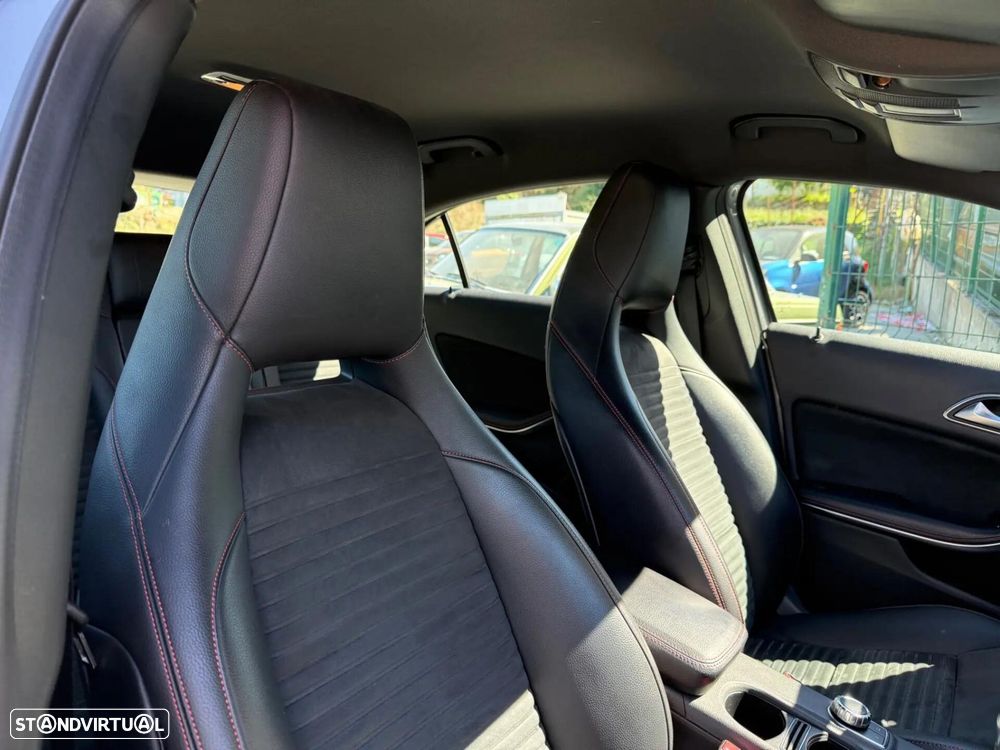 Mercedes-Benz A 180 AMG Line - 34
