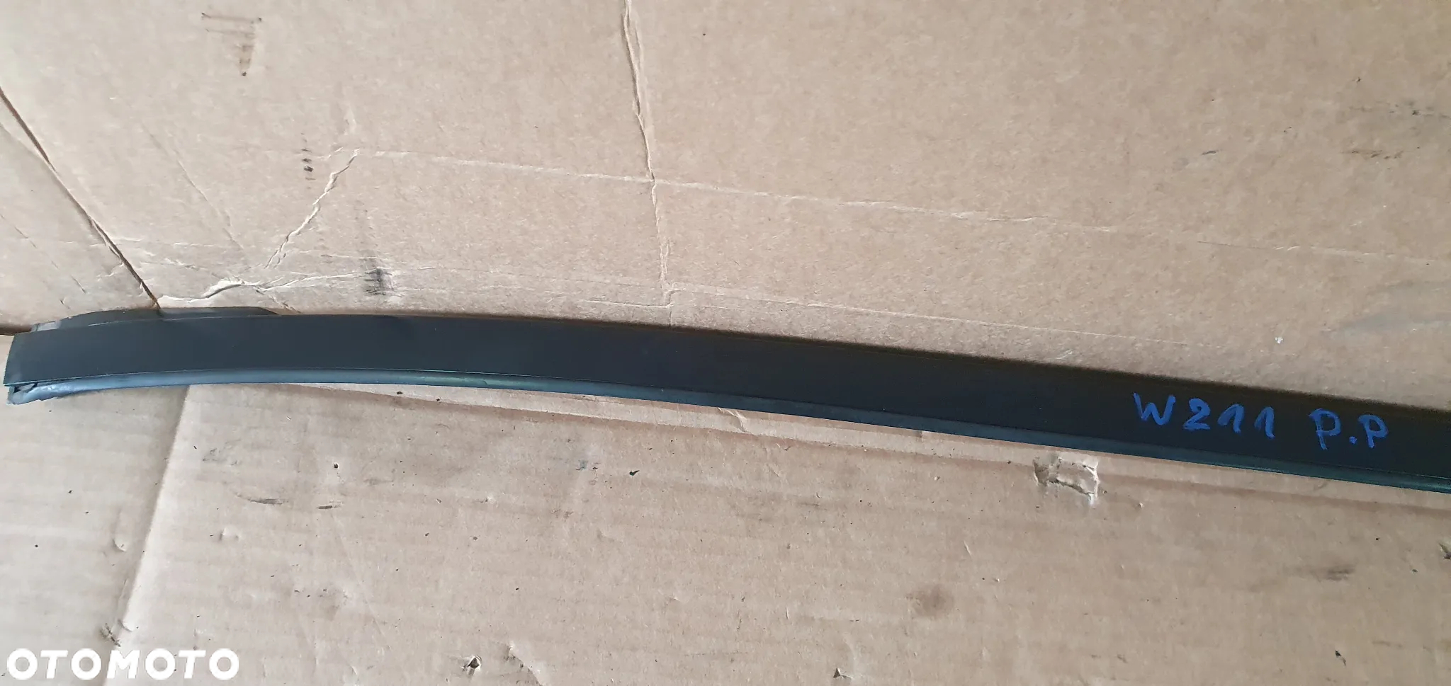 Listwa szyby czołowej prawy przód przednia prawa Mercedes E-Klasa W211 A2116901882 - 3
