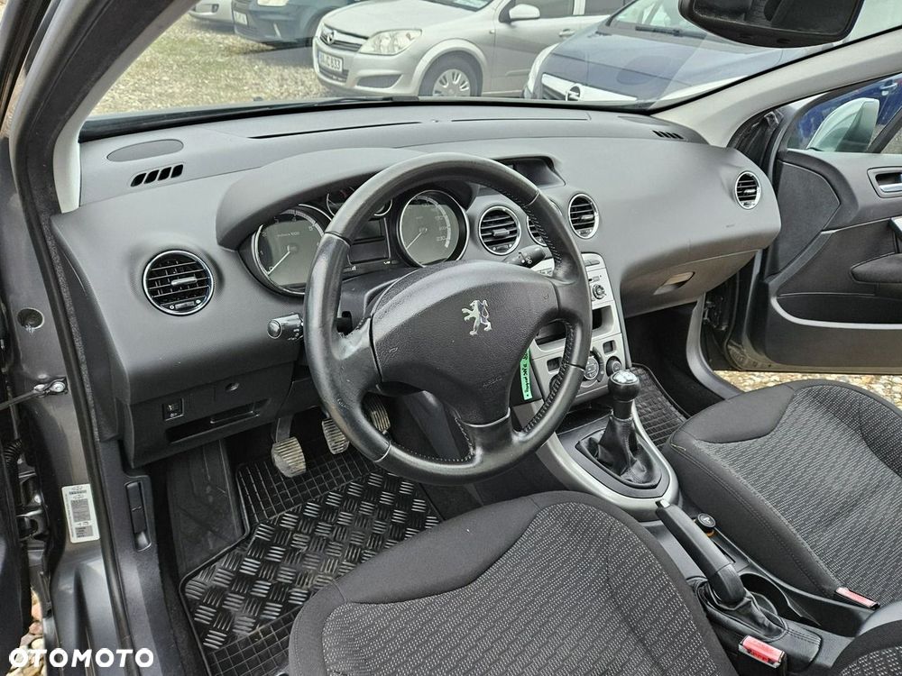 Peugeot 308 - 8